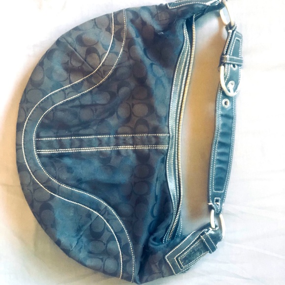 Coach shoulder sling bag - Picture 3 of 3